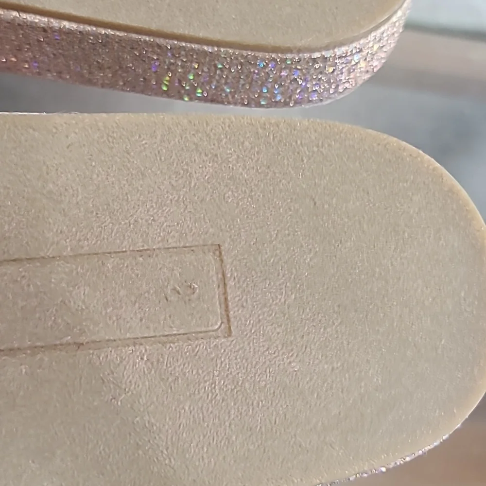 NWT Tahari girls fuzzy sandal slides size 3
